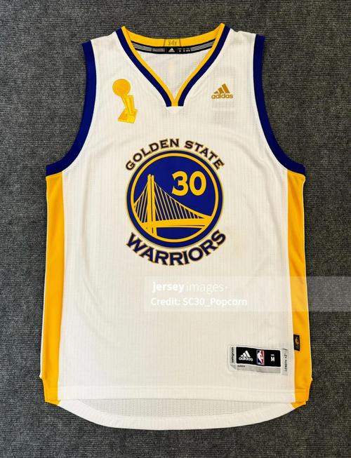 库里一共穿过多少号数的球衣