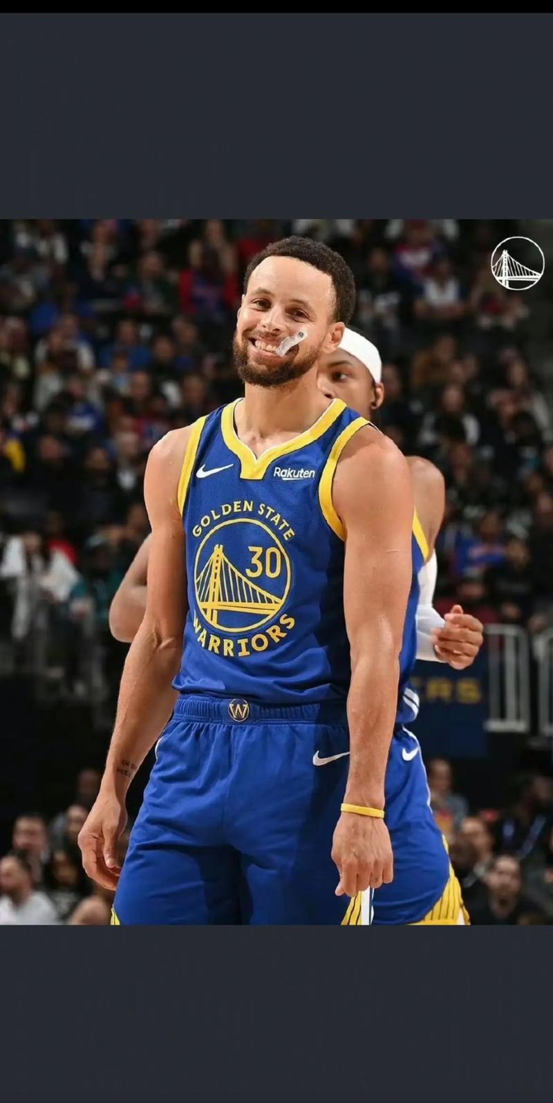 库里是超巨吗还是超巨