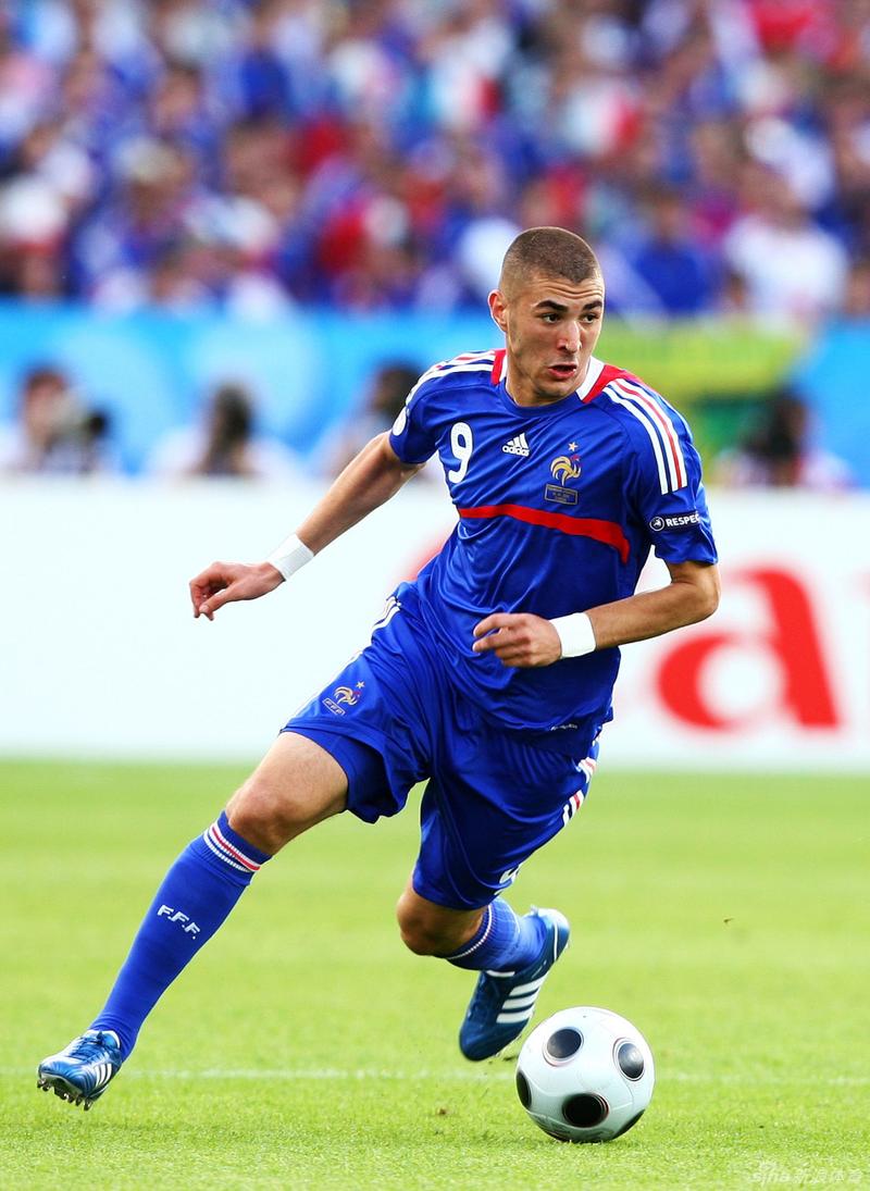 本泽马时隔6年重返国家队