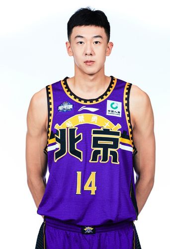 cba王少杰年薪多少钱