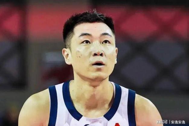 高诗岩家庭住址