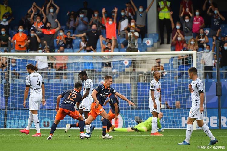 墨尔本胜利对阵阿德莱德联