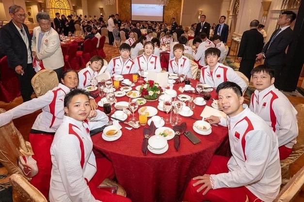 2008奥运冠军访港汇演是谁