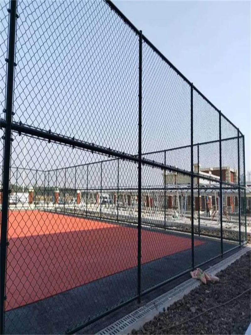 篮球场地围栏