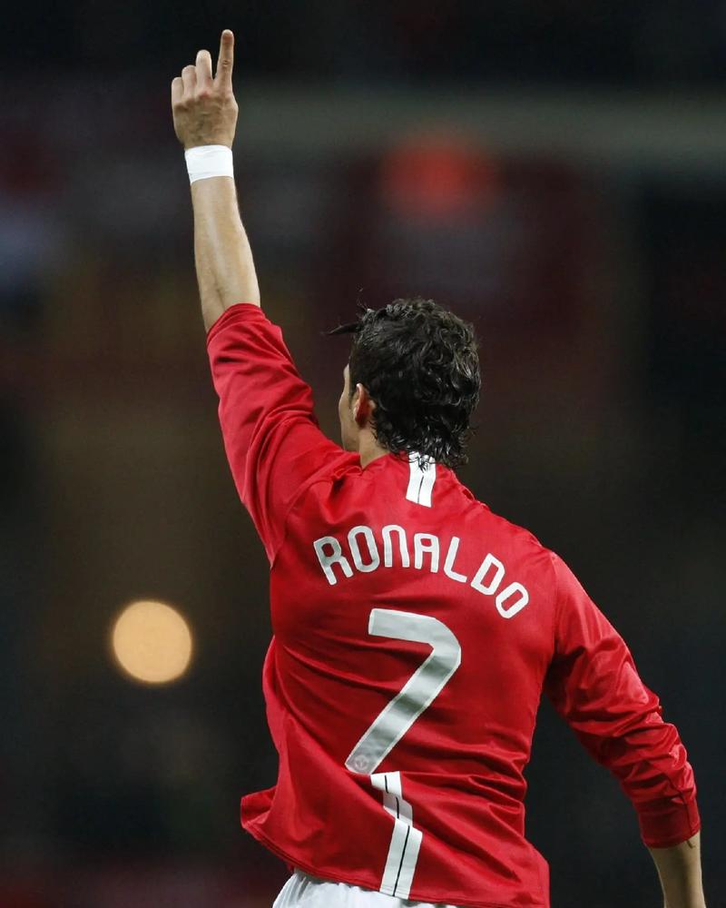 c罗会去曼联球场踢球吗