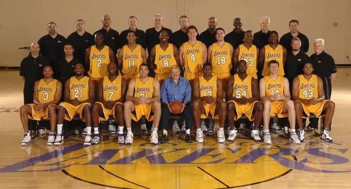 湖人塔克以前在哪个队