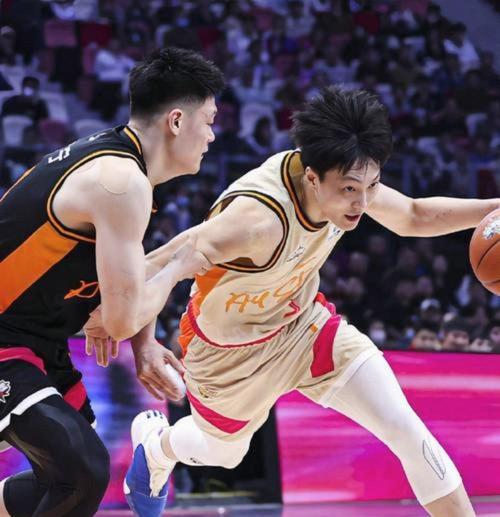 cba胡明轩打什么位置