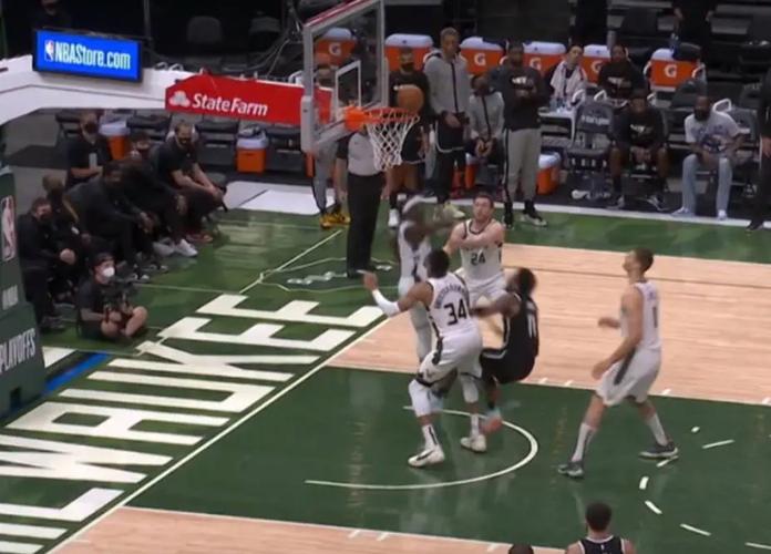 字母哥踮脚表情包