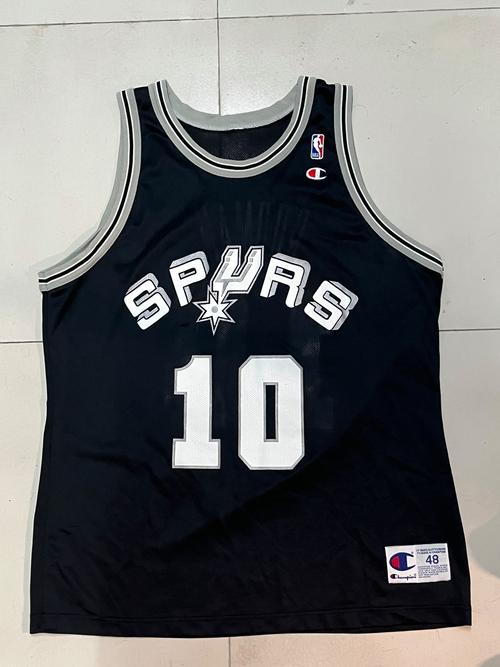 马刺球衣总冠军是谁