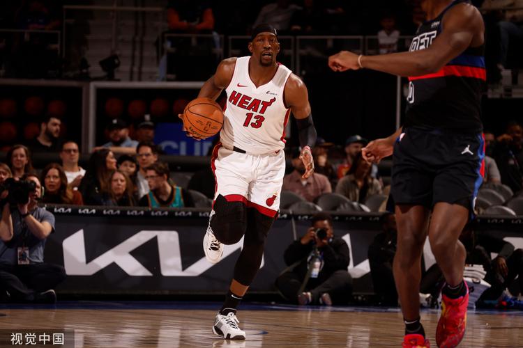 阿德巴约打什么位置