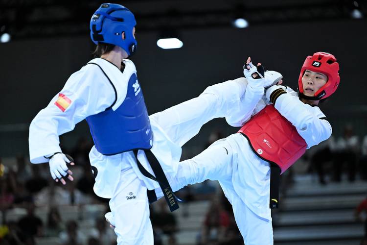 在竞技比赛中什么是跆拳道的主要攻击手段