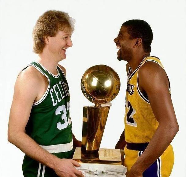 拉里伯德三个总冠军对手是谁