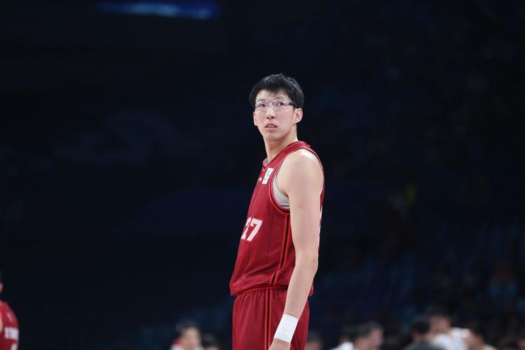 周琦怎么不打 cba了