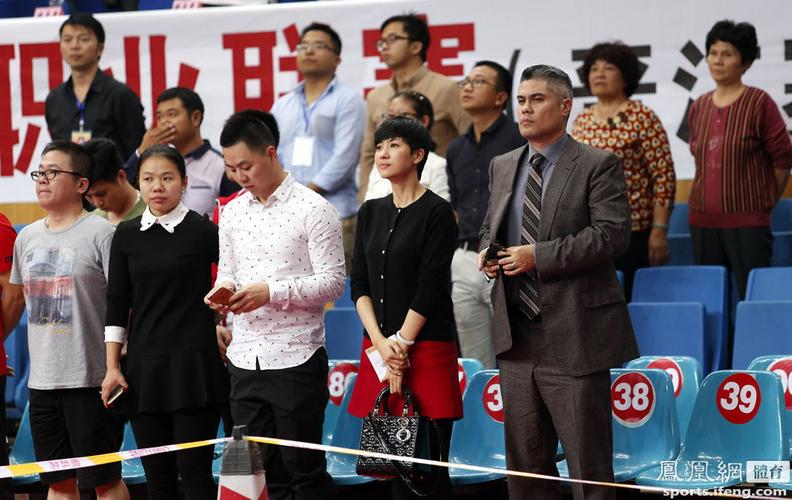 福建队美女经理伍伯兰