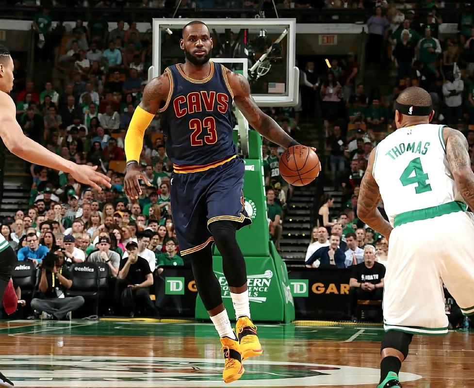 詹姆斯在哪些球队效力过