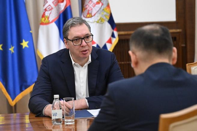 武切维奇和武契奇什么关系啊