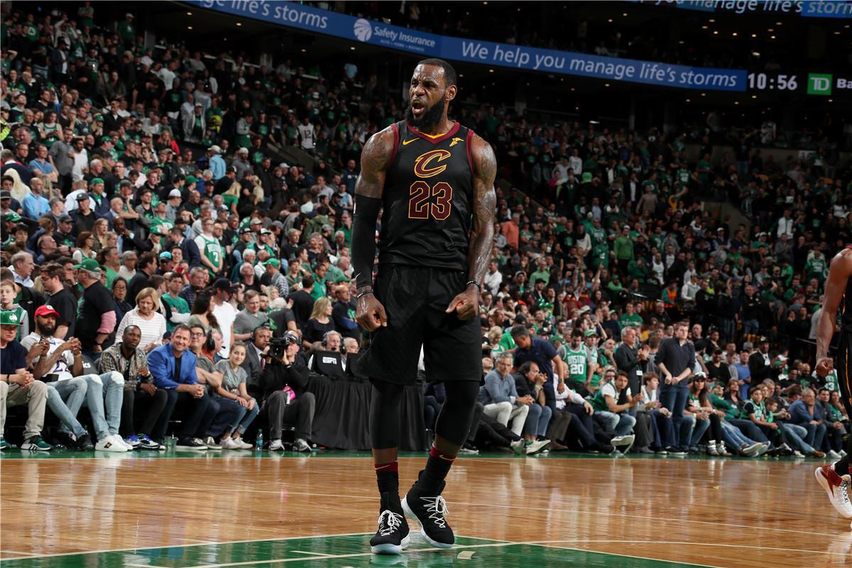 詹姆斯霸王步是哪一场比赛